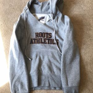 Roots Athletics sweatshirt l large